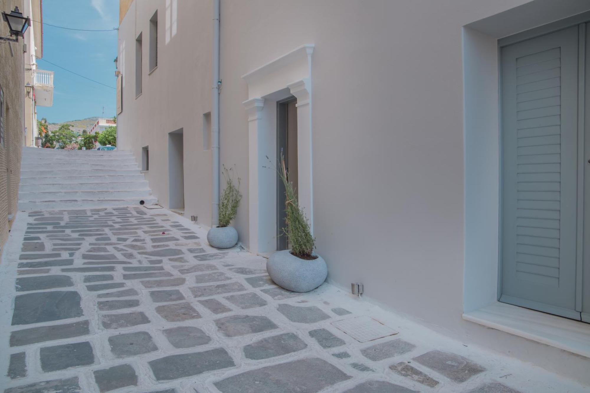 Micra Anglia Boutique Hotel & Spa Andros Town Exterior photo