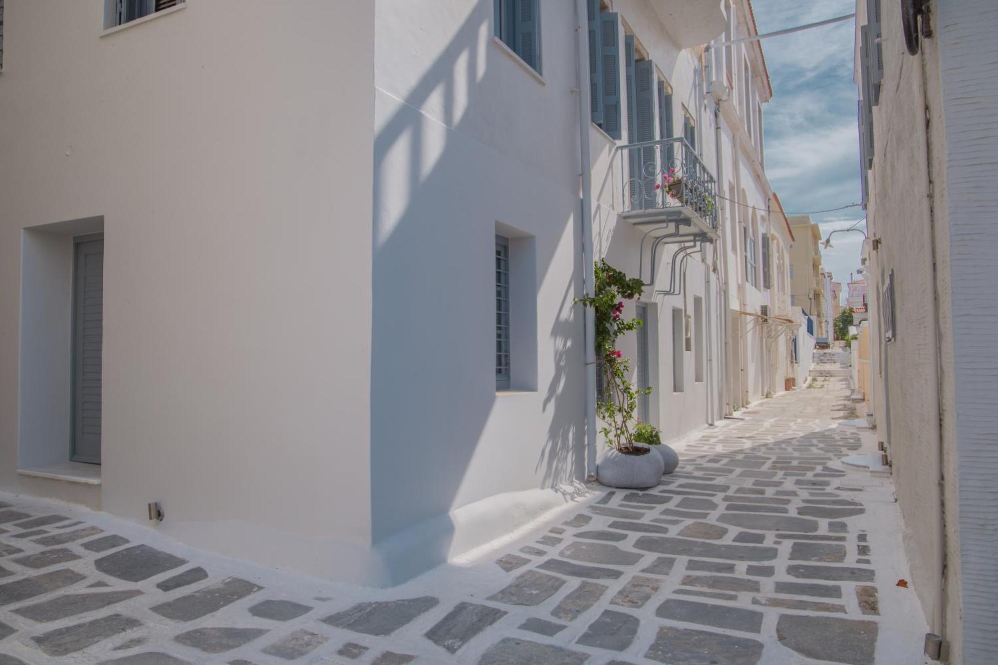 Micra Anglia Boutique Hotel & Spa Andros Town Exterior photo